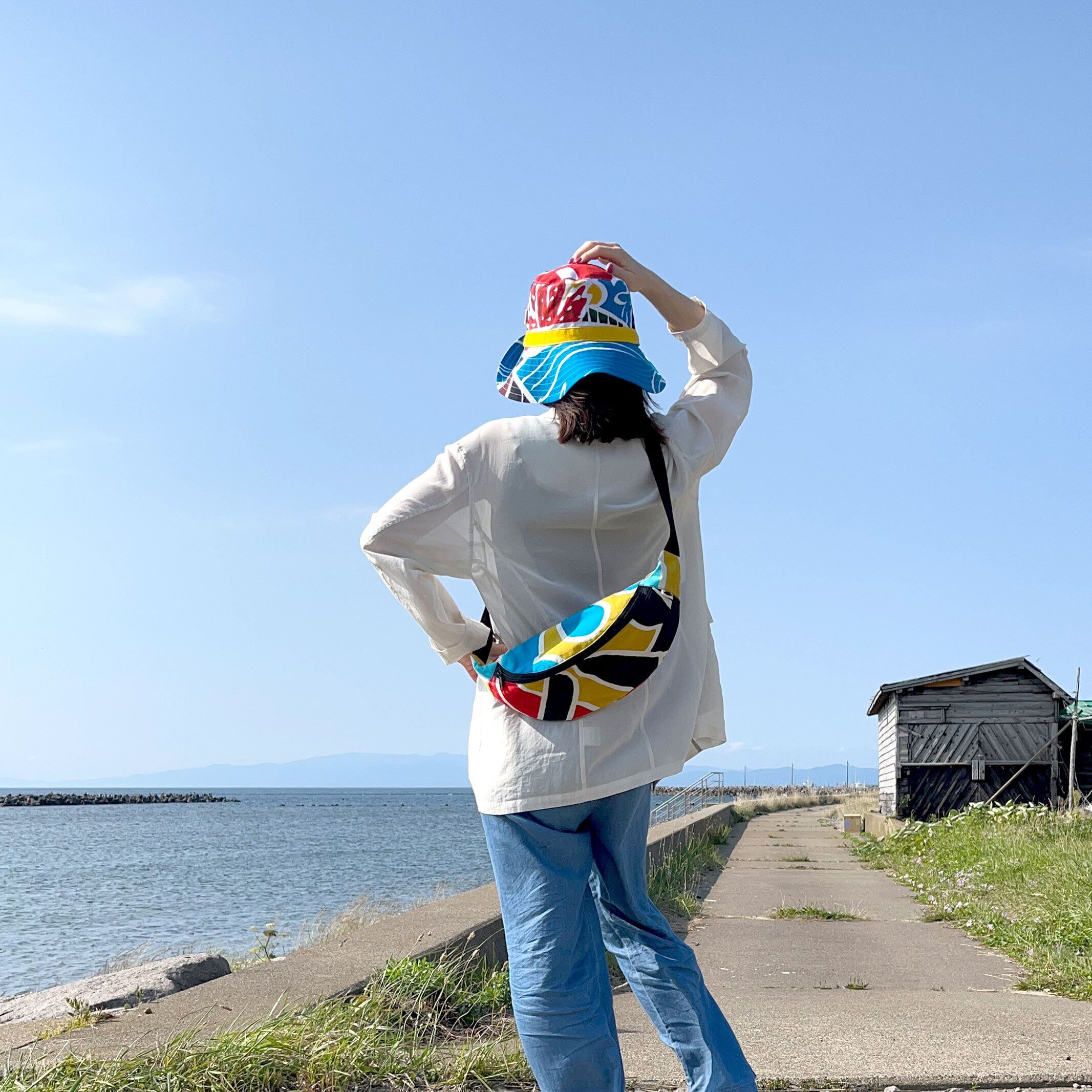 大間の漁師の大漁旗で作った】大漁だべさボディバッグ_9 | 大漁旗