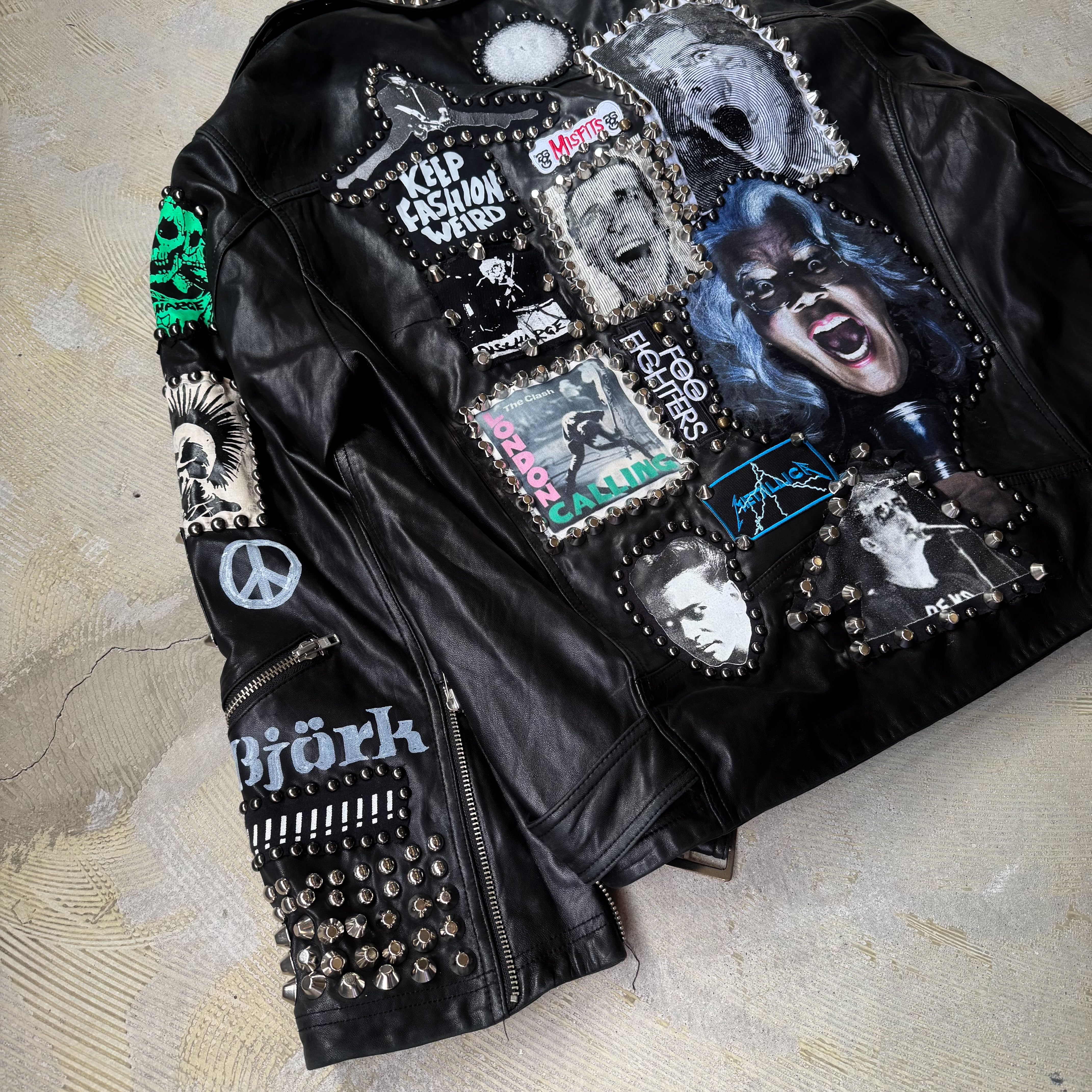 PAINT STUDDED CUSTOM LEATHER DOUBLE RIDERS JACKET / ペイント
