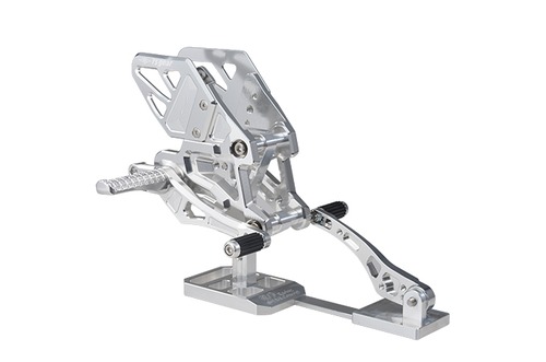 CB1000 HORNET / SP ライディングステップ（クリアシルバー）[AC01-0700-CL]