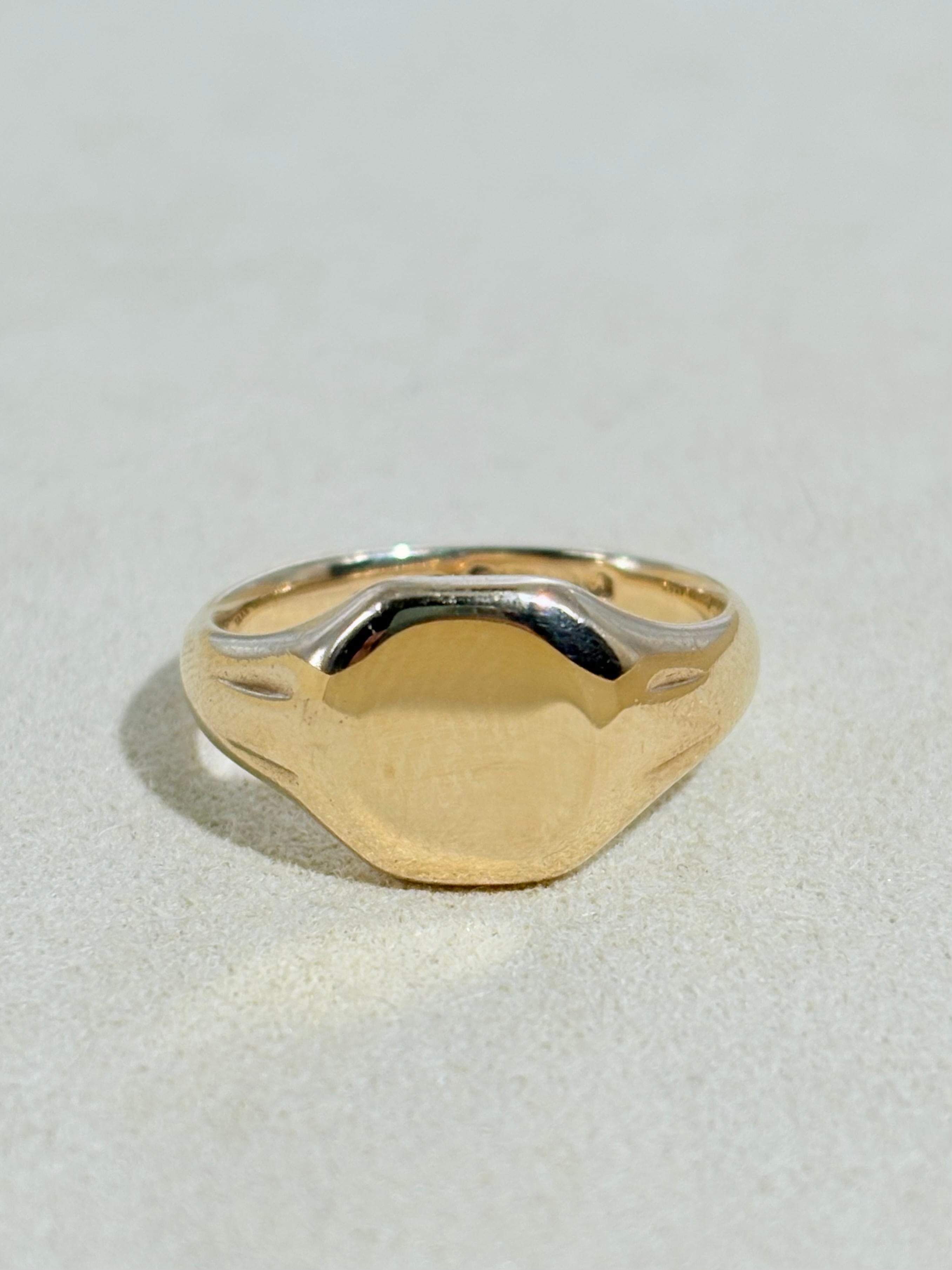 1975 Signet Ring 9ct #15 -U.K-