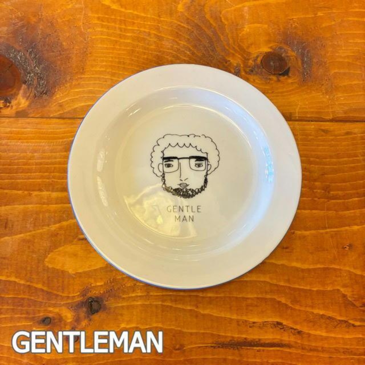 Mino Ennui Plate M, 2 Types: Gentle Man and Lady. Available in two varieties. Suitable for Japanese and Western cuisine. Microwave and dishwasher safe.