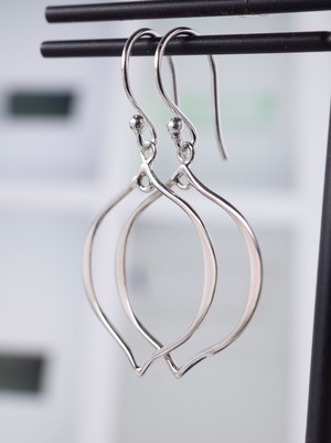 Arabesque Hook Earrings / Silver - 017