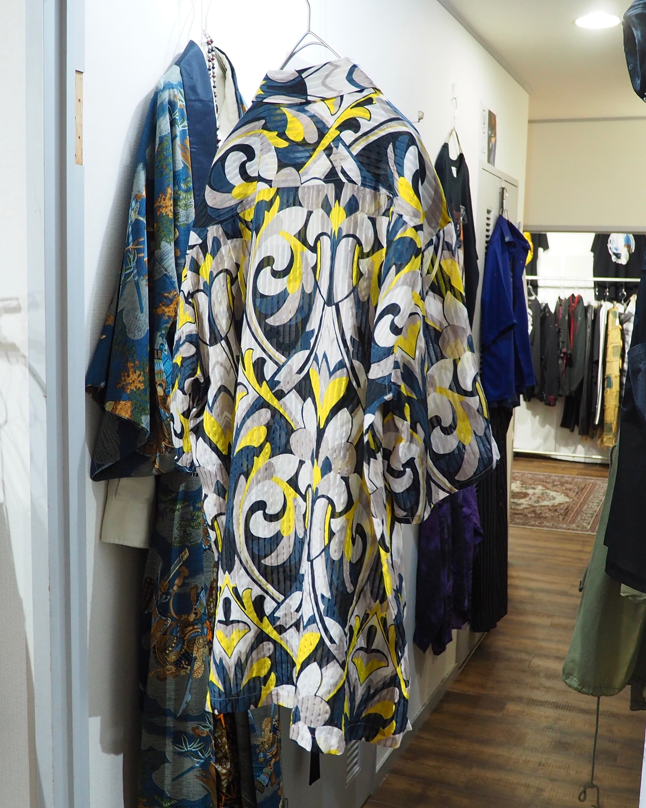 " Barassi MILANO " Beautiful Luxury Pattern Silk mix SS Shirt