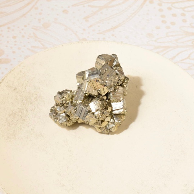 パイライト 原石　高品質　ペルー産　PRG16-17