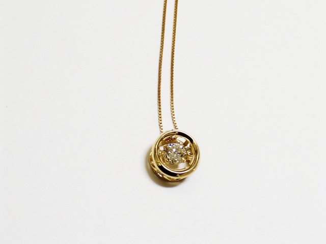 K18WG/YG 0.3ct ダイヤダンシング ペンダントネックレス