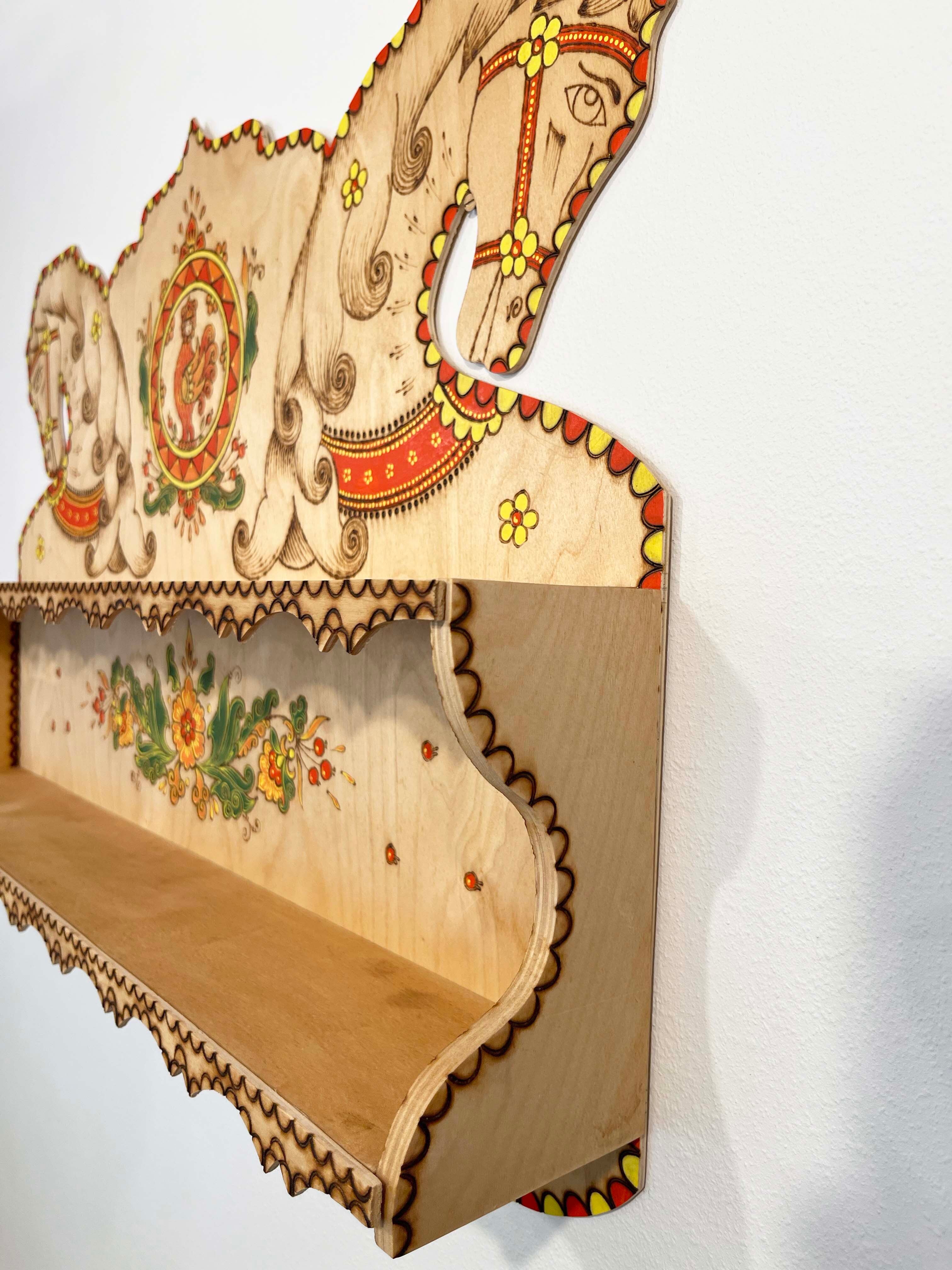 飾り棚(タチアナ・ザマノワさん作)