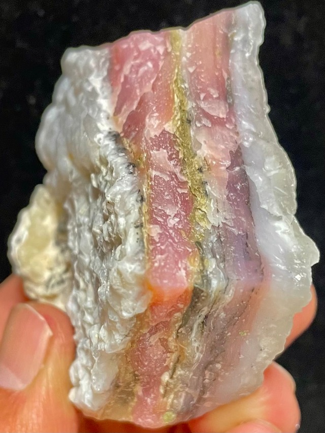 3) 慈愛と優美のピンク！ペルー産「アンデス・ピンクオパール」原石