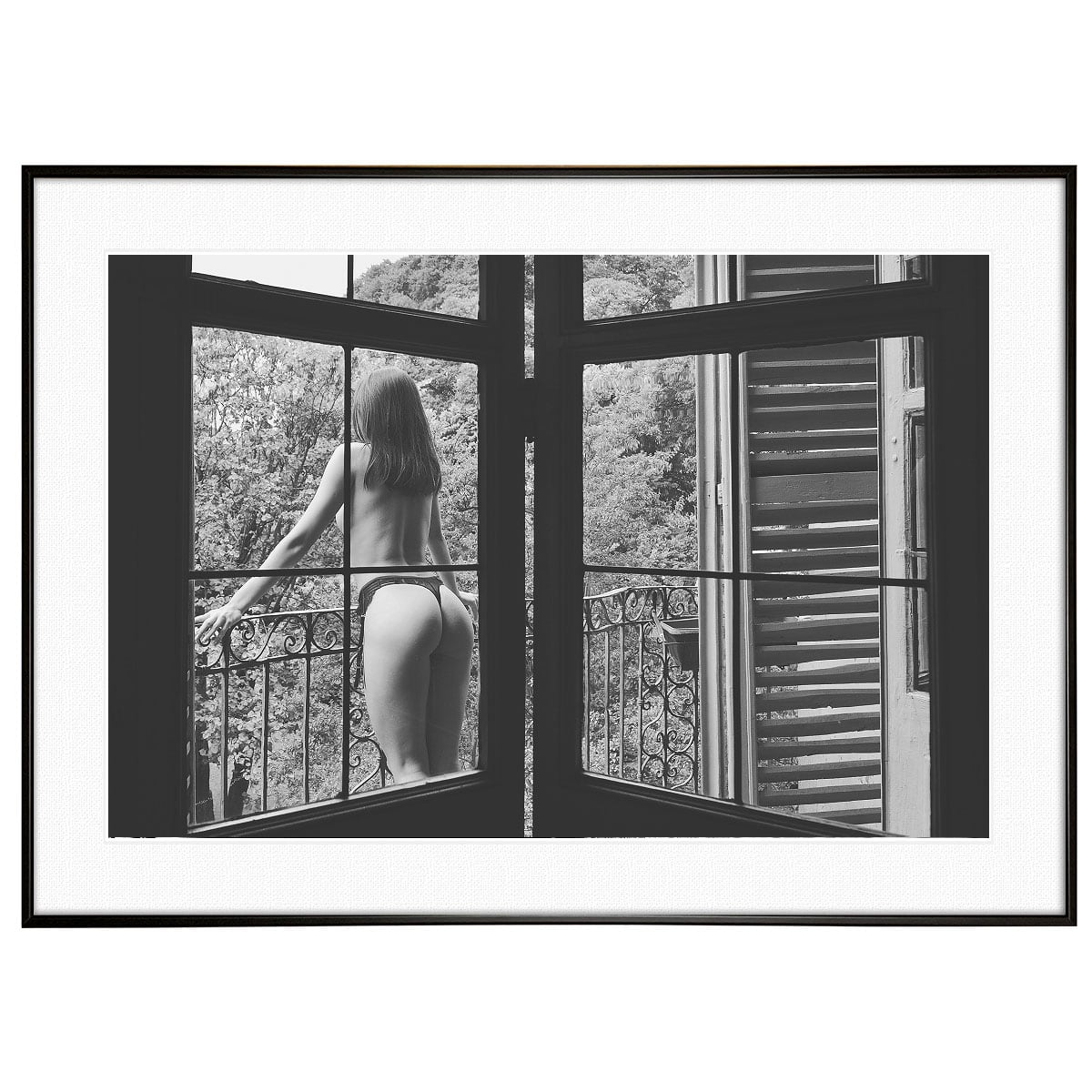 人物の写真 窓の外を眺める下着姿の女性 インテリアモノクロアートポスター額装 AS2279