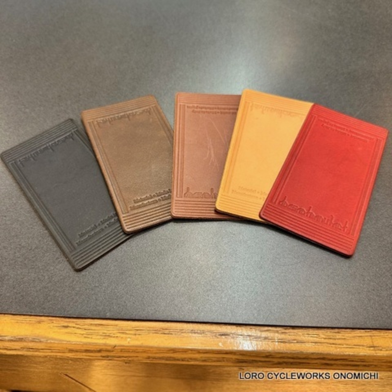 doesnotmanufact レザーフレームプロテクター【 M 106ｘ55㎜】