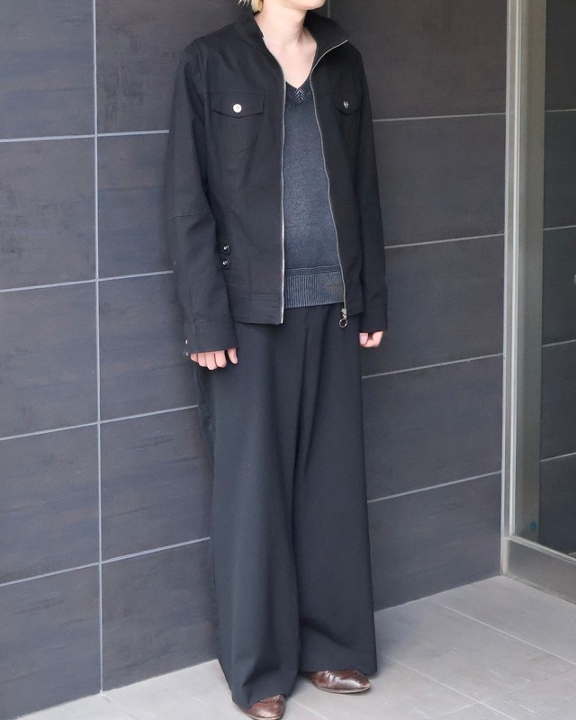 button design zip up blouson
