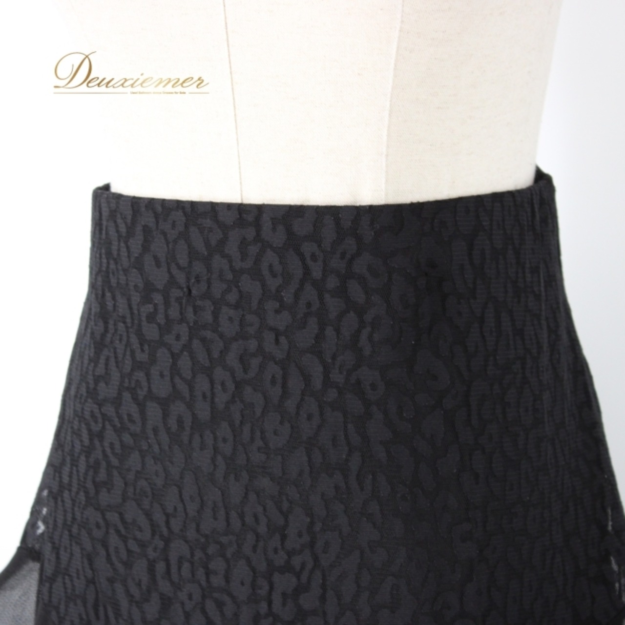 社交ダンス 衣装 スタンダード スカート レッスンウェア オールシーズン 黒 ICHIOKU イチオク レース 透け感 上品 フォーマル 練習着 スカート丈 82cm ウエスト ゴム 伸縮性 ポリエステル 洗練 アーバンブラック フェミニン エレガント 透け素材 ダンス 練習用 衣装 レディースシューズ チュール 夜会 縁取り