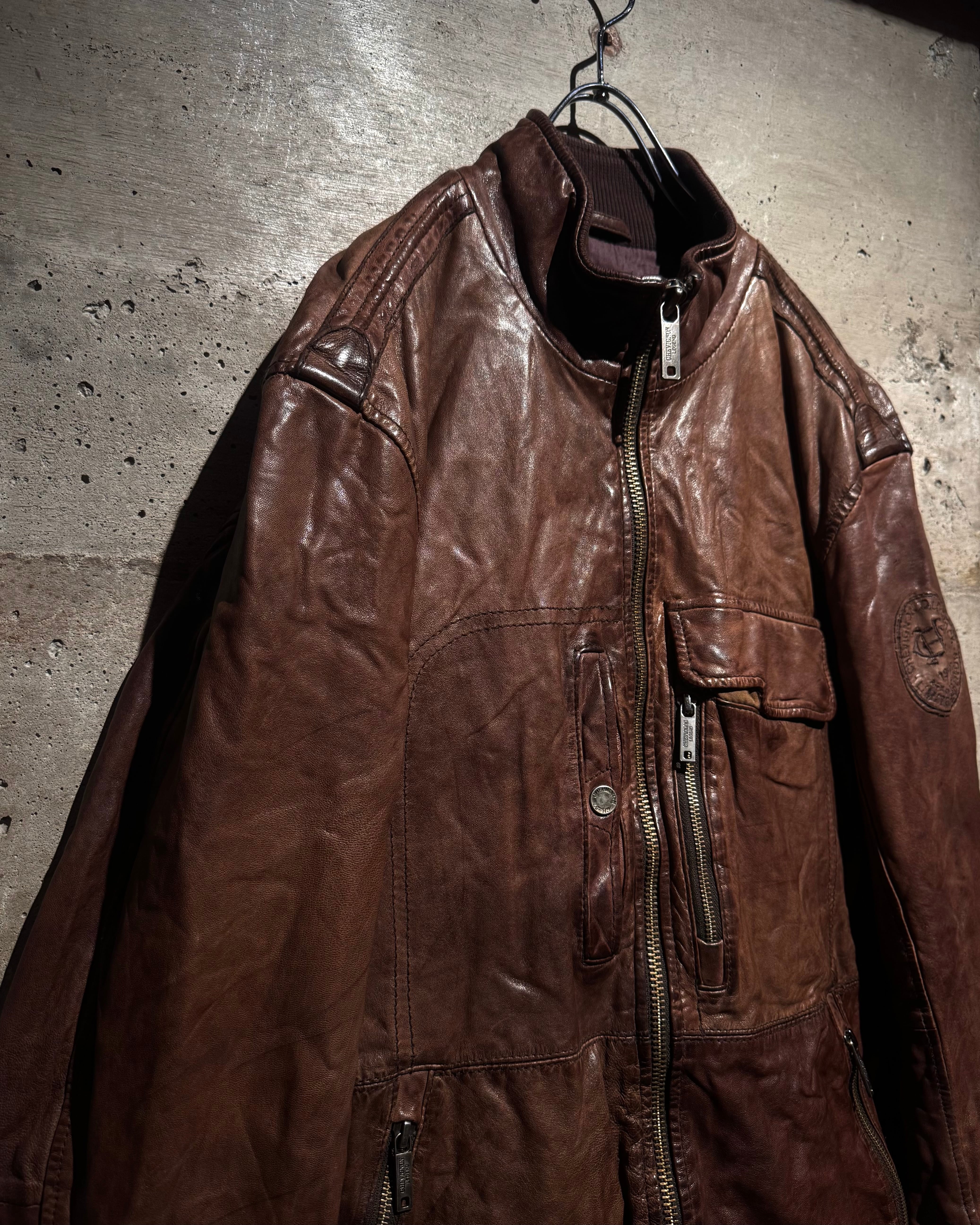 Caka】“CHEVIGNON” Multi Pocket Gimmick Vintage High Neck Leather