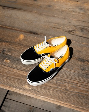 VANS / AUTHENTIC
