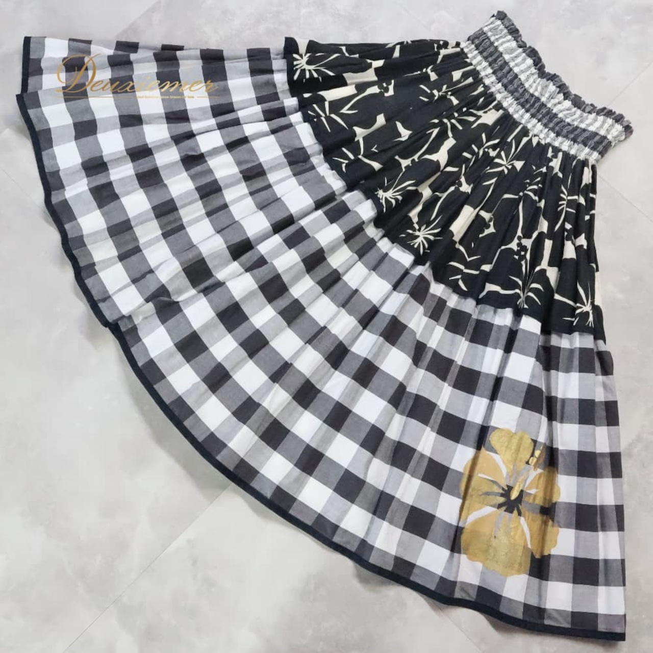 フラダンス 衣装 パウスカート ブラック系 チェック柄 ハイビスカス柄 ワンポイント シングル シンプル かわいい 華やか 鮮やか 明るい 黒 白 金 ハワイアン アロハ ハワイアンプリント フラ ダンス レッスン 練習 ホワイト系 グレイ系 ゴールド系