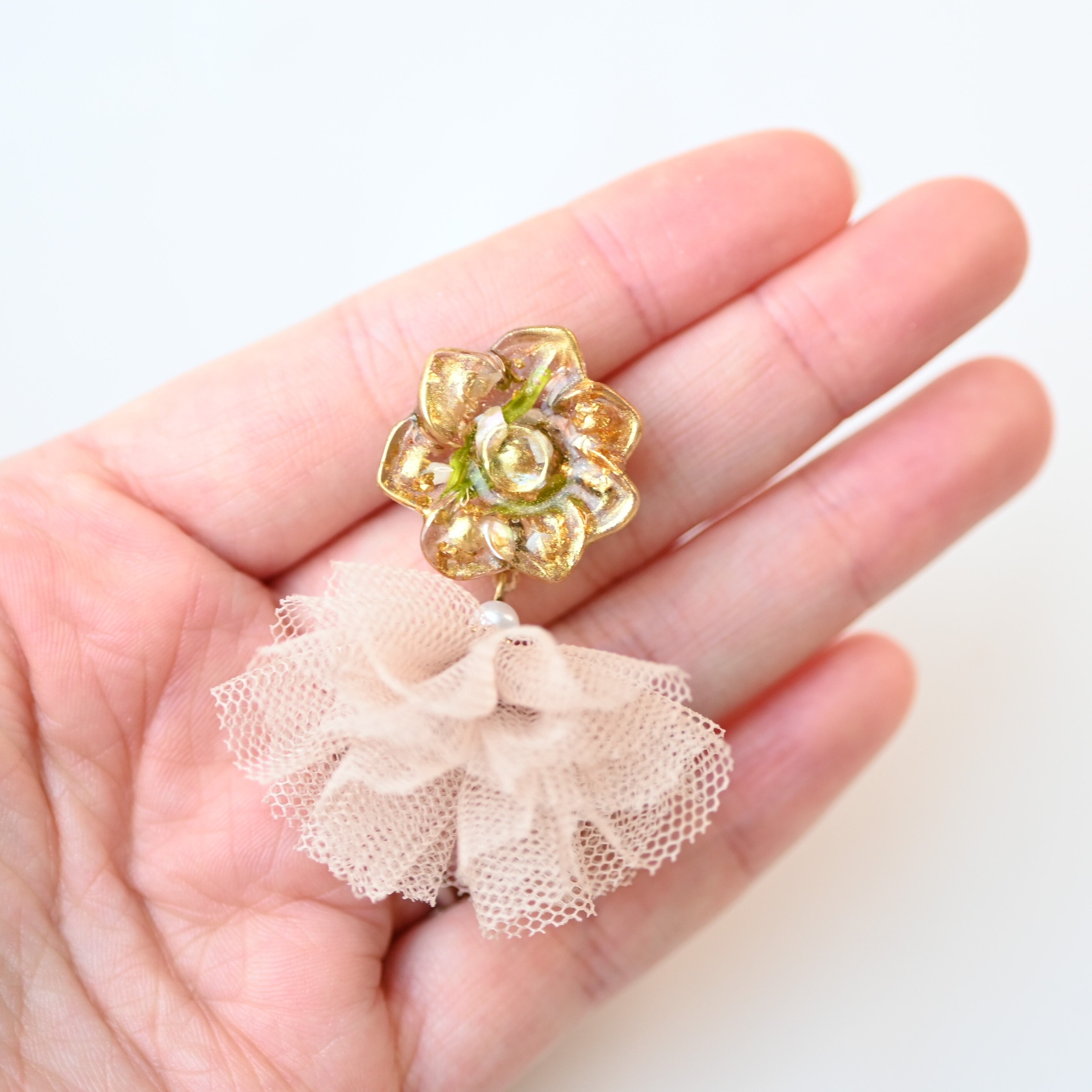 ピアス or イヤリング 】 フラワー ワルツ 軽やか 花 きらきら 上品