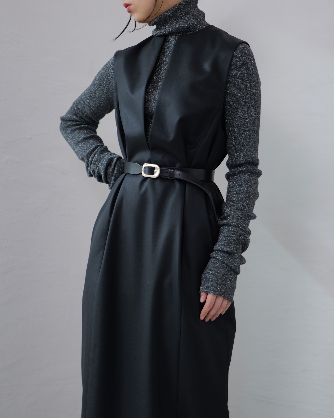 itochi - shuttle loom fabric keyneck jumper skirt / black