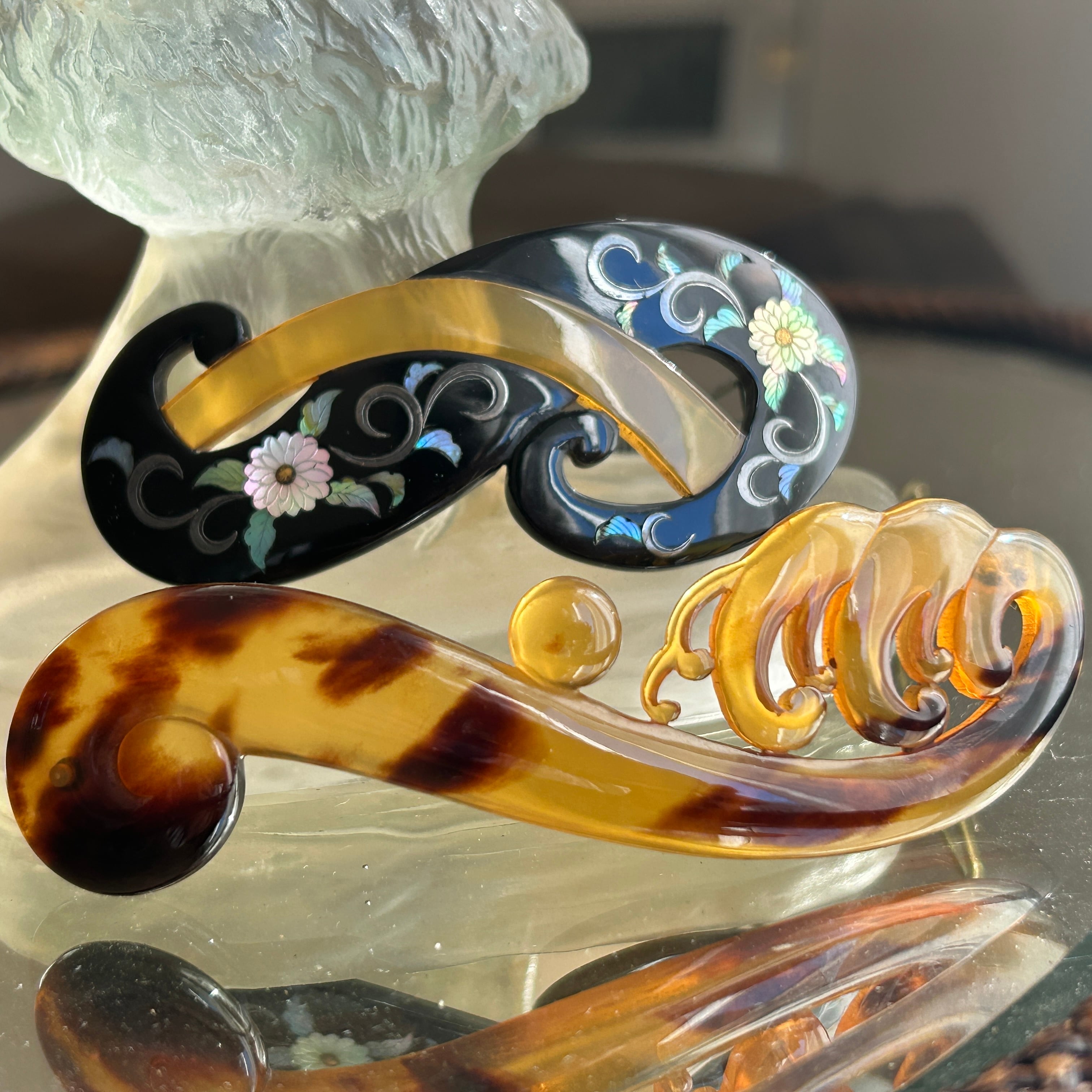 アンティーク　浪に飛沫しらたまの髪留め