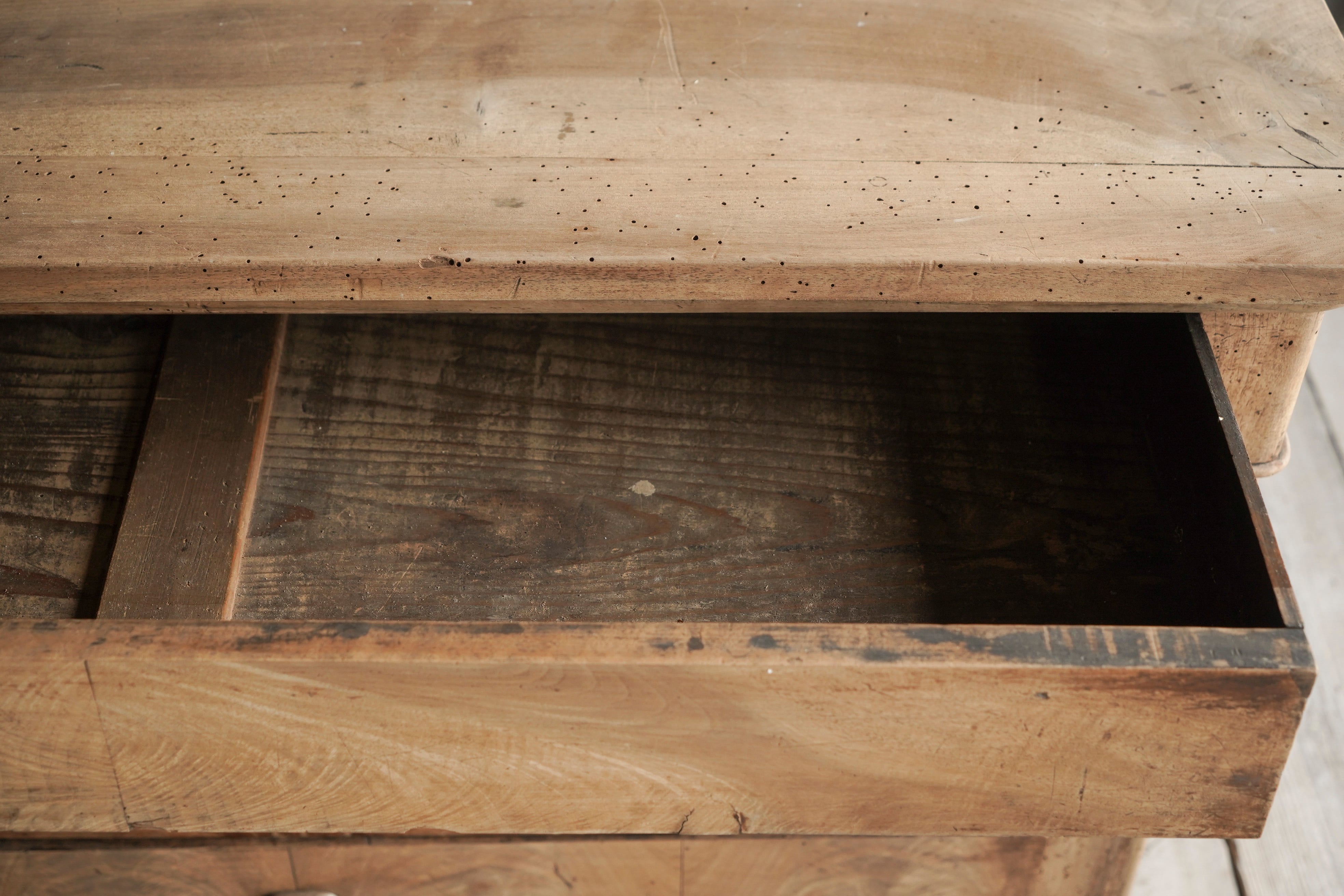 【美品】アンティークチェスト( 無垢材 オーク 剥離) 美品】アンティークチェスト( 無垢材 オーク 剥離) 剥離のアンティーク