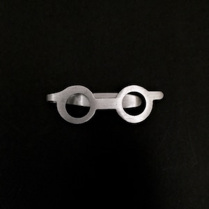 Eyeglass Form Clip　メガネ形のクリップ