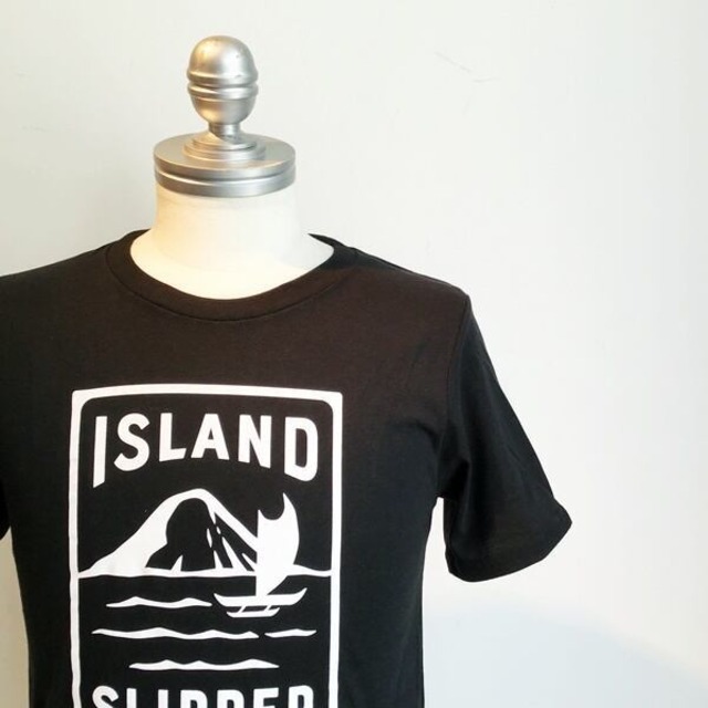 ＜ISLAND SLIPPER（アイランドスリッパ）＞ ロゴ CAP/ブラック