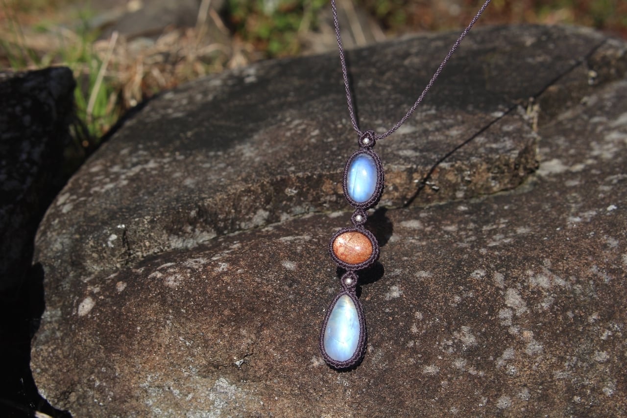 Rainbow moonstone & Sunstone micro macrame simple pendant