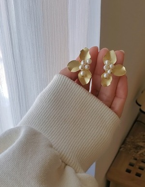 ゴールド花びらアクセサリー♡