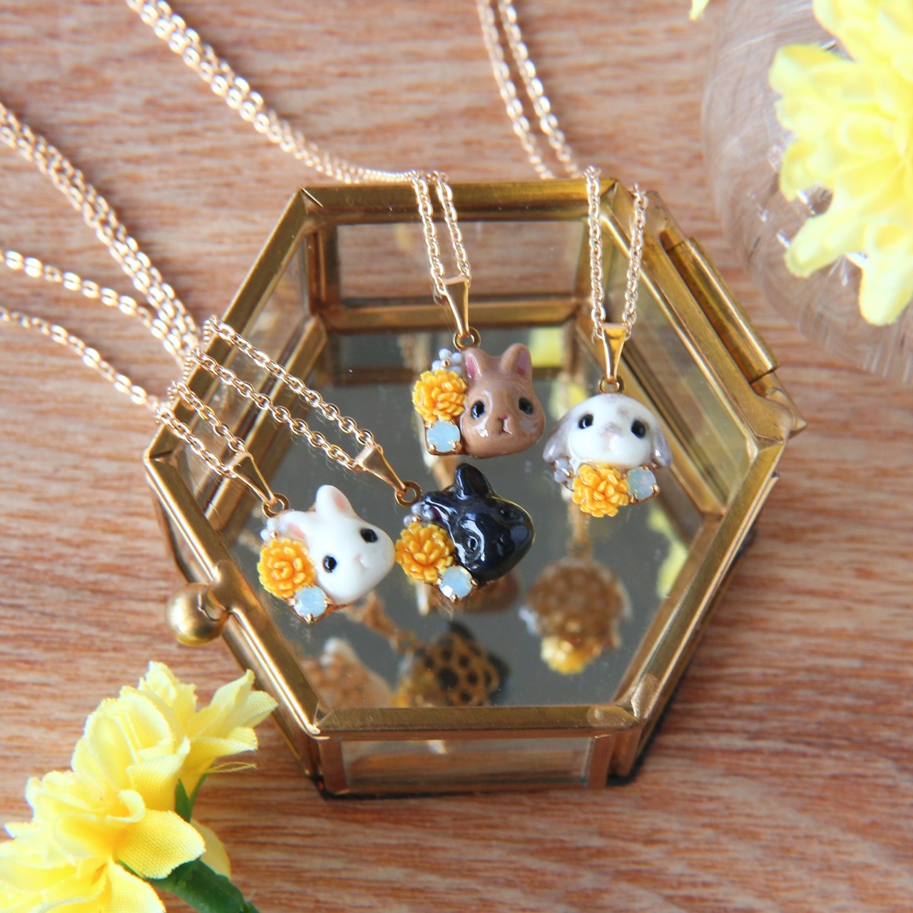 うさぎとたんぽぽネックレス