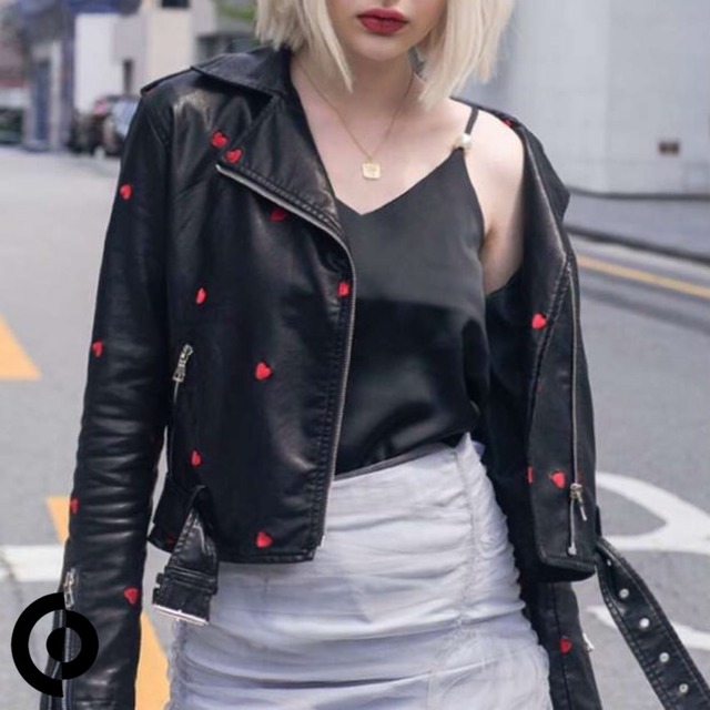 ライダースジャケット ハート刺繍 ダブル バイカージャケット レザージャケット ソフト フェイクレザー 黒 タイト アウター レディース S M L パンク 原宿 ストリート 韓国 お洒落 かわいい 新品 秋物 冬物