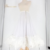 社交ダンス 衣装 スタンダード スカート パニエ ペチコート レッスンウェア レディース 白 無地 ホワイト系 ボリューム フリル 華やか スカート丈80cm ウエスト29.5cm~ 伸縮性あり ダンス衣装 おしゃれ フェミニン 可愛い ホワイトスカート 光沢感 シンプル 上品 パーティーコスチューム 女性用 クラシック コスプレ 限定デザイン フリル付き お手持ちドレスにプラス ワンピース用 体型カバー レディースファッション