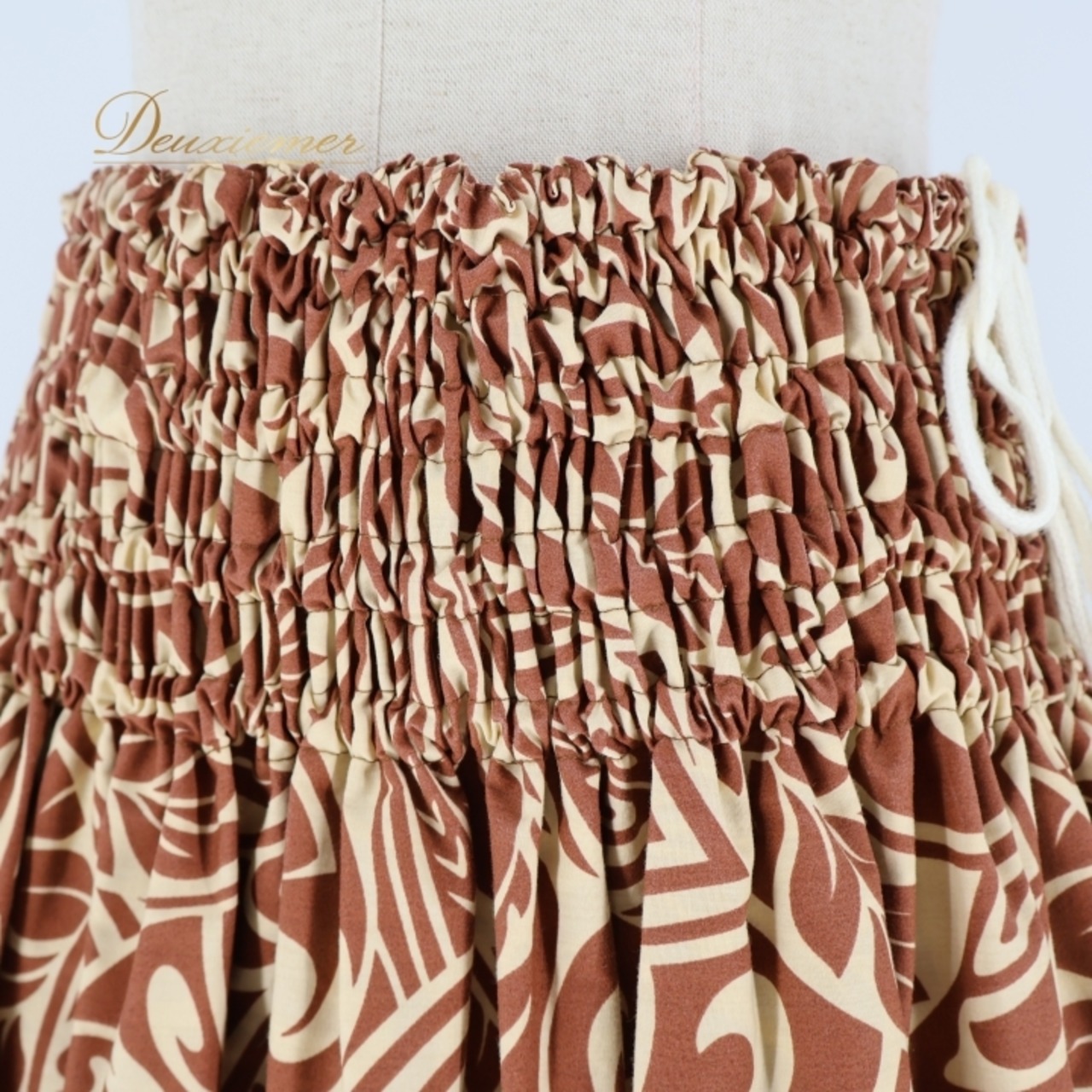 フラダンス 衣装 パウスカート アロハエミカ ブラウン系 Aloha Emika シングル シンプル カヒコ柄 ツーカラー かわいい 華やか 鮮やか 明るい ハワイアン アロハ ハワイアンプリント フラ ダンス レッスン 練習 発表会 おしゃれ 南国風