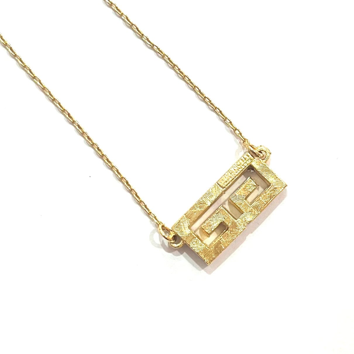 GIVENCHY ジバンシィ】2120洗練という名のスタイル。 1880