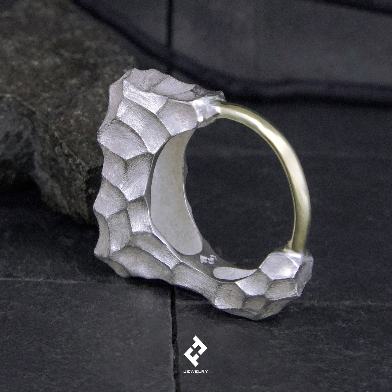 +romvlvs・ring (white)