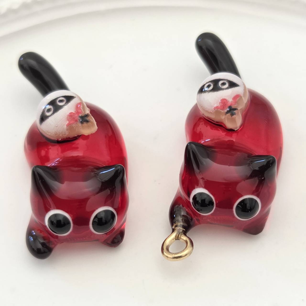 受注販売】赤いハロウィンにゃんこ❉ねこ単体❉ヒートン有無選択制