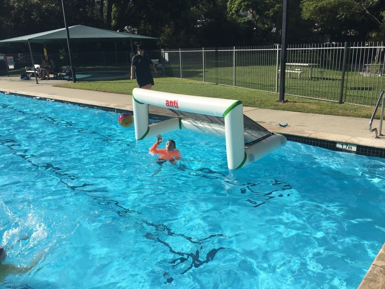 ANTI WAVE 10U Inflatable Goal