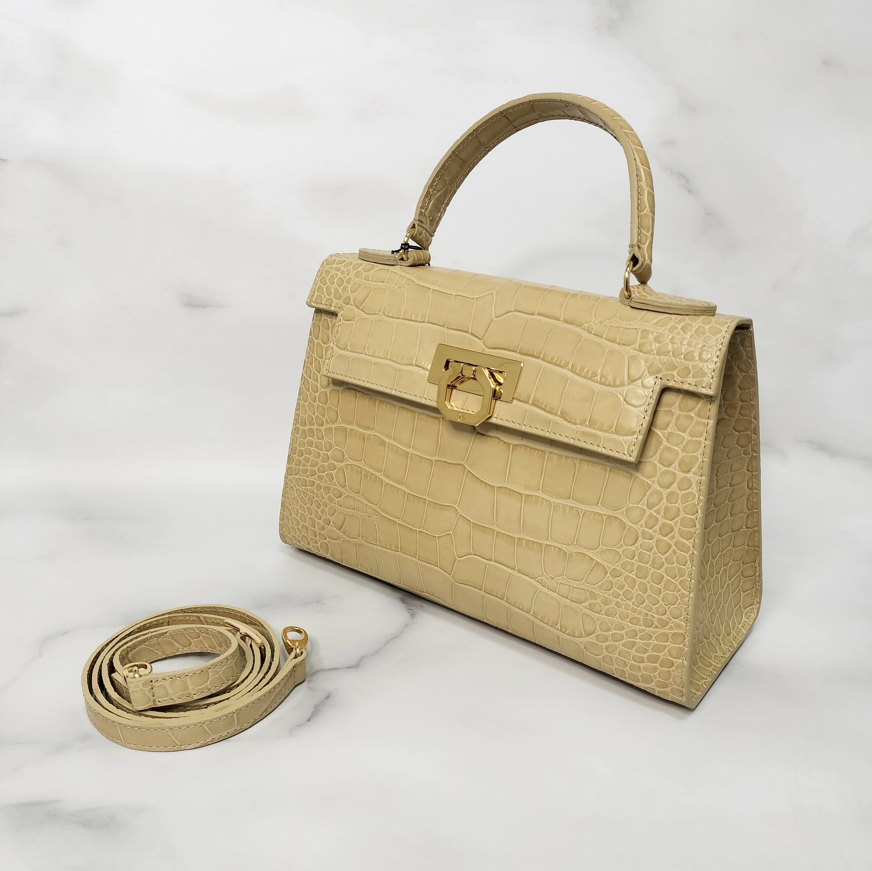 Charm ｜Carbotti 専門通販サイト