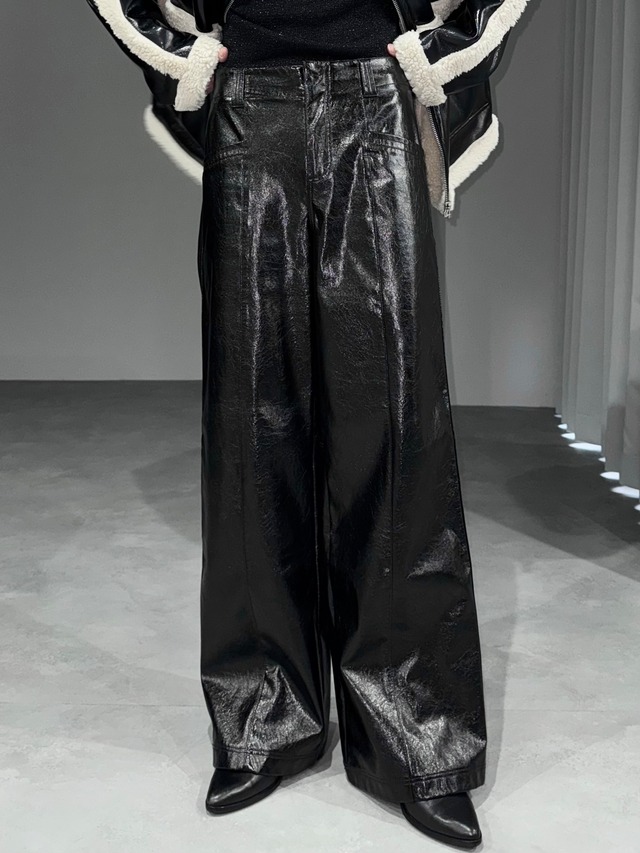 enamel leather center seam wide trousers / black