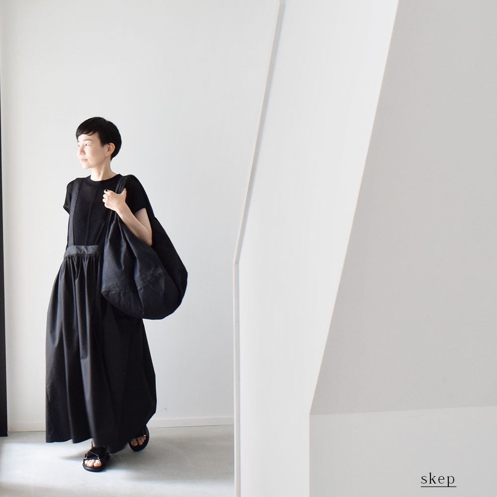 skep スケップ　ギャザージャンパースカートブラック　日本製 ギャザージャンパースカート：黒［SK03JSBK］ | skep-online shop