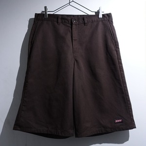 "Dickies" Brown Logo Patch Wide Baggy Shorts