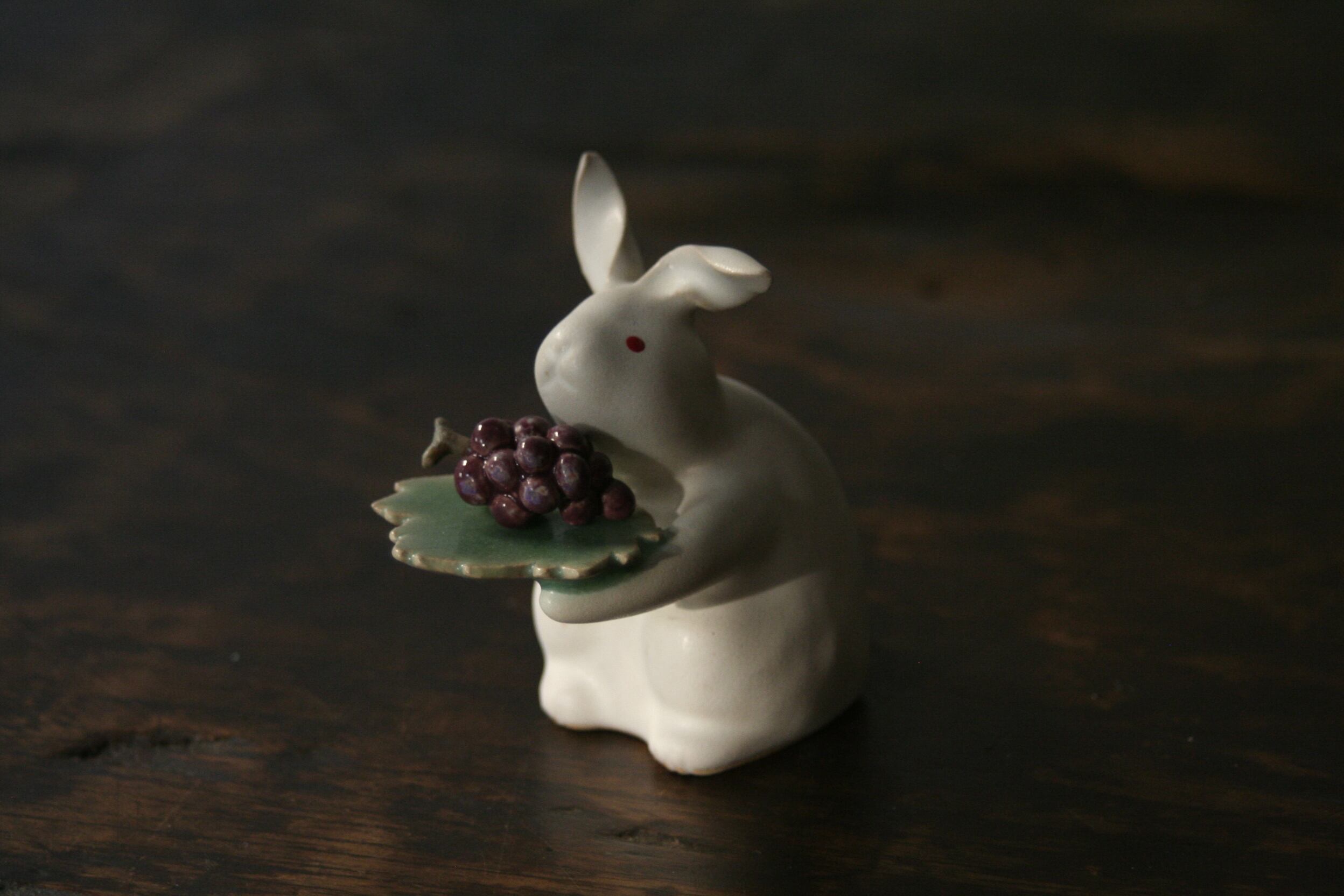 25秋】うさぎ(高さ7.5cm)ぶどう | TSUNE;田中恒子の器 オンラインストア