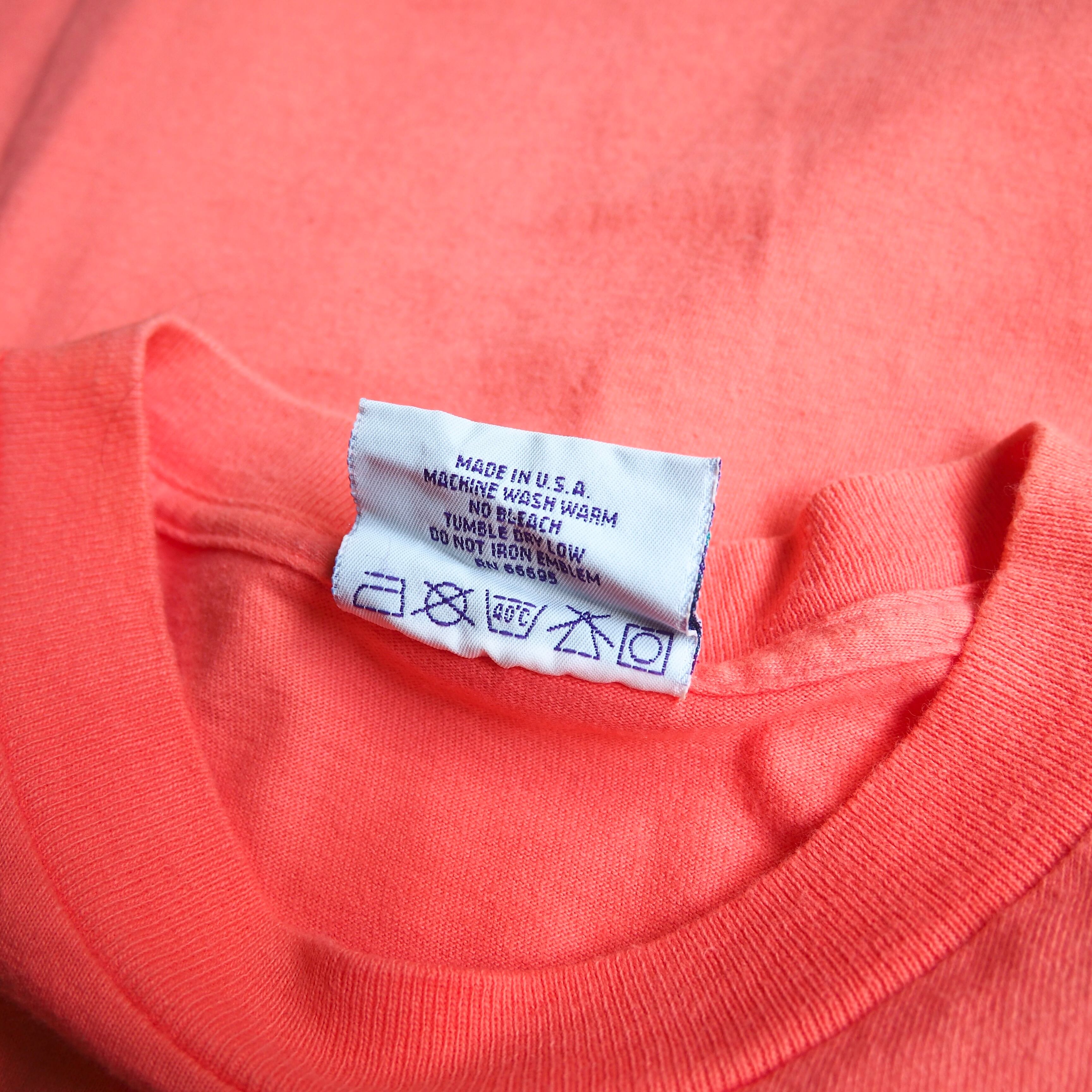 1992s " Made in USA " Fish printed Flamingo pink color vintage loose Tee