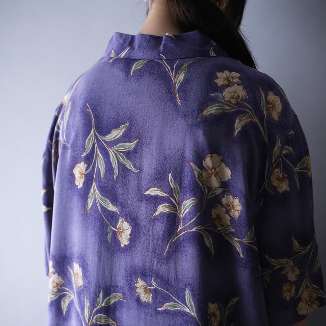 beautiful flower art pattern over silhouette h/s shirt