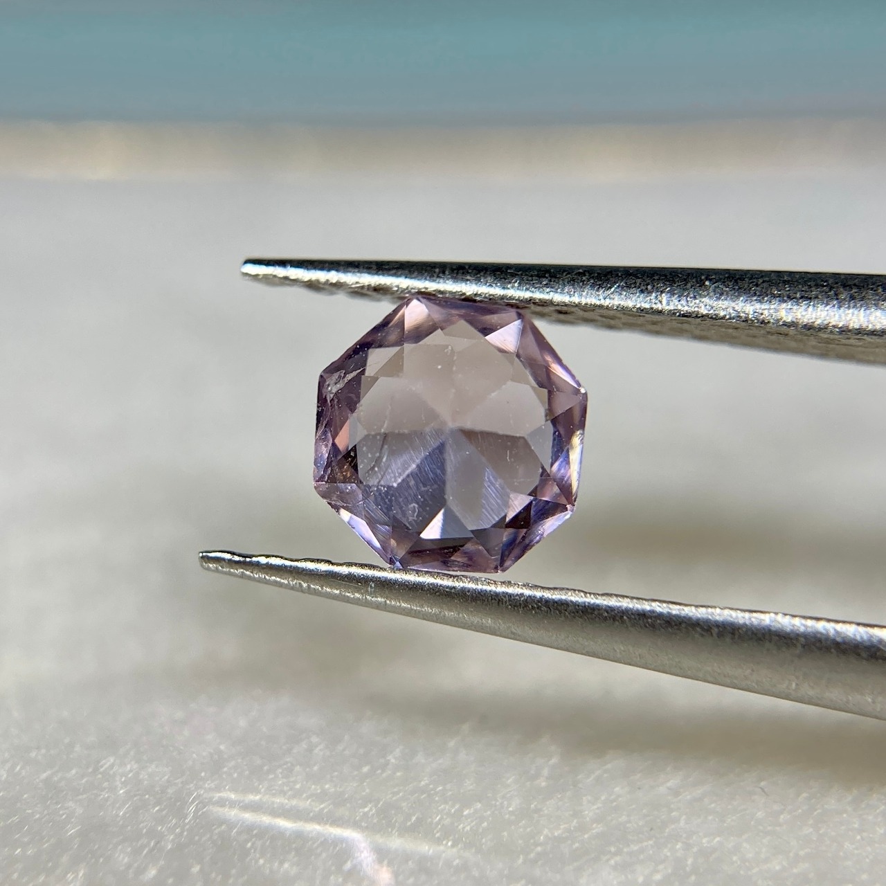 お花みたいなスピネル 訳あってお買い得  約5.0mm*3.3mmmm r-0400