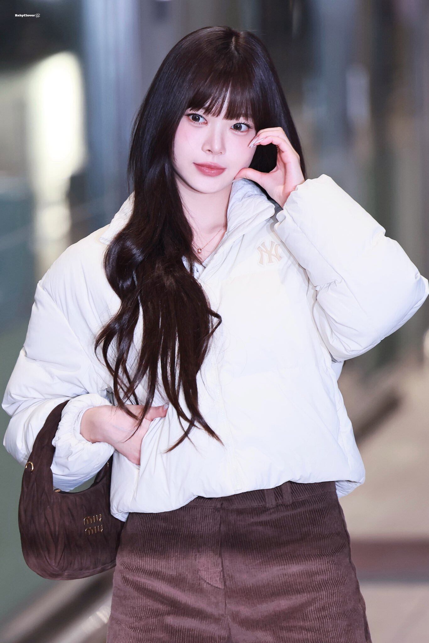 ☆LE SSERAFIM ウンチェ 着用！！【MLB】Women's crop basic curve