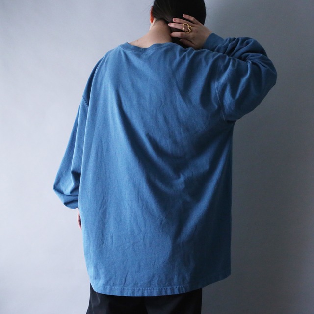 "Carhartt" front logo printed design over silhouette l/s tee