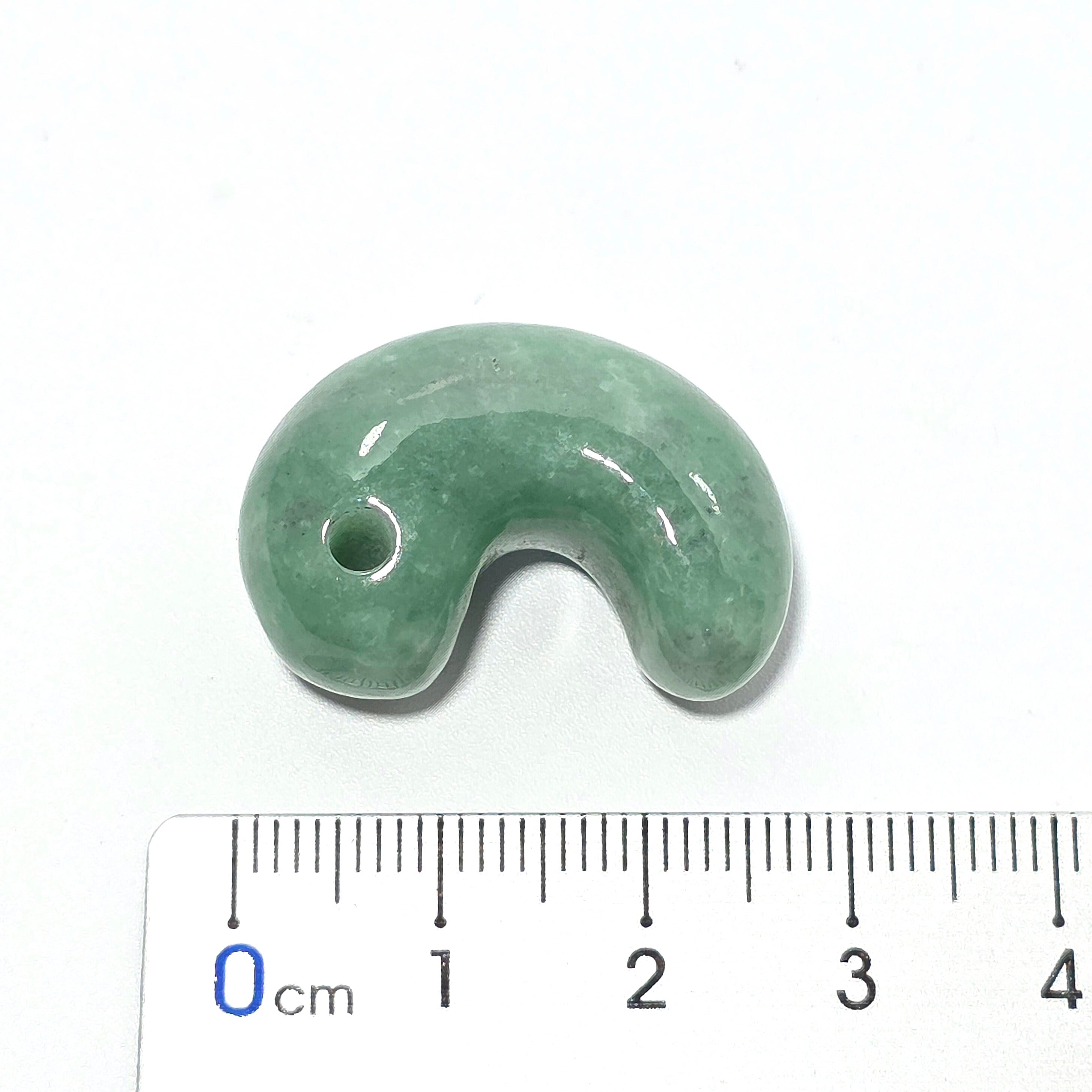 緑色 糸魚川翡翠勾玉 BMT0561 | 糸魚川翡翠工芸家 赤羽可行BASE