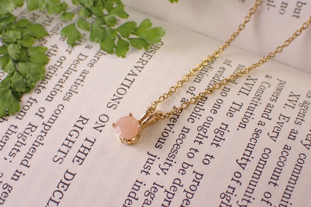 ピーチムーンストーンネックレス　0.67ct [D12‐164]