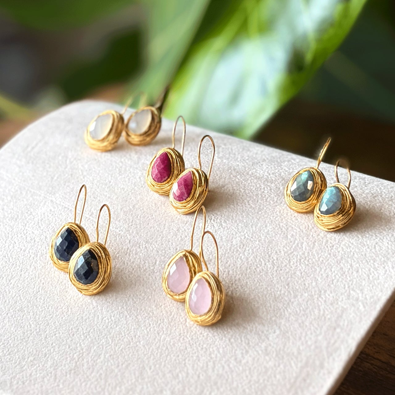 【再入荷!数量限定】揺れるドロップGデザインピアス