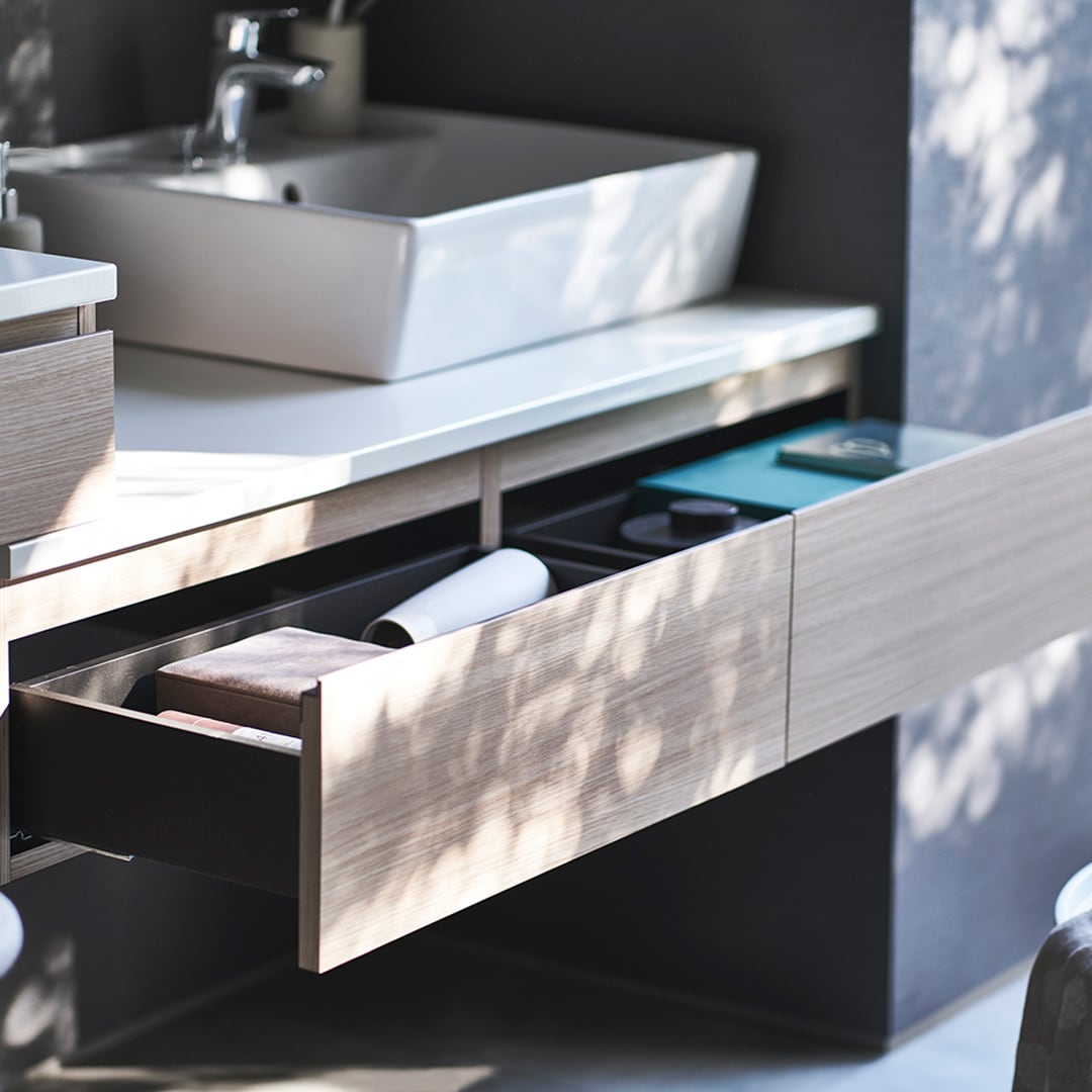 ウォールナットの洗面台/タイル天板・左壁付け仕様 ウォールナットの洗面台/タイル天板・左壁付け仕様