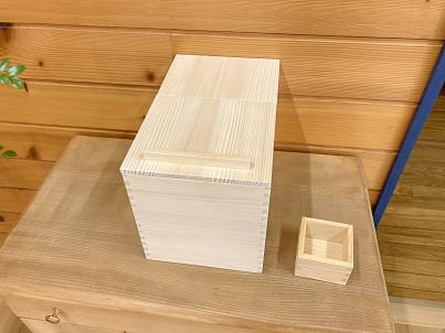 もみの木ライスストッカー ［米びつ］5Kg用 1合枡セット | MOMI no KI