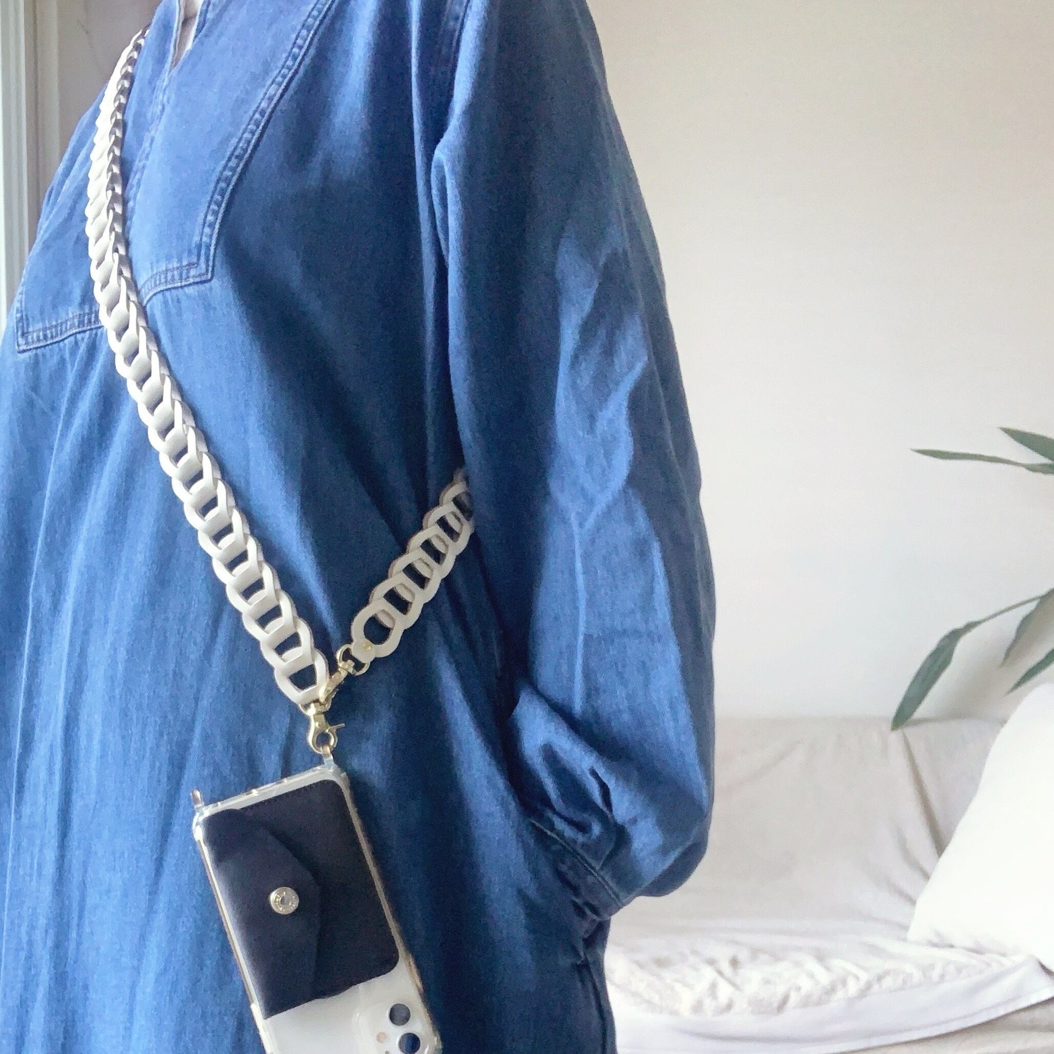 Leather chainスマホショルダーストラップ(オフホワイト) | Allamanda
